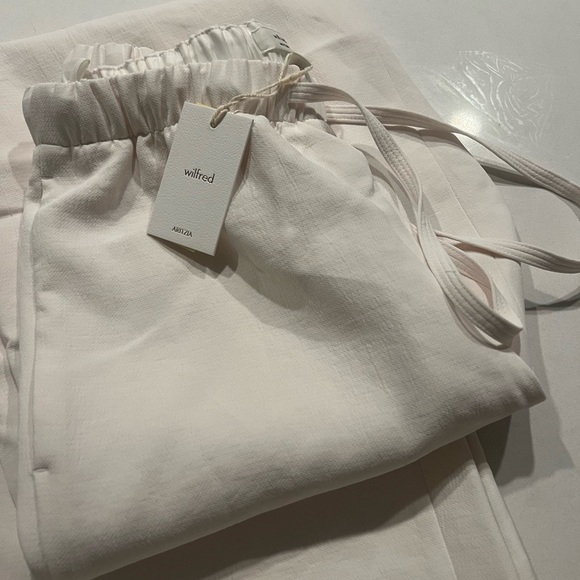 Aritzia Lodge Pant Crepette NWT - Picture 6 of 6